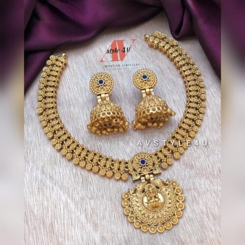 Matte gold necklace set