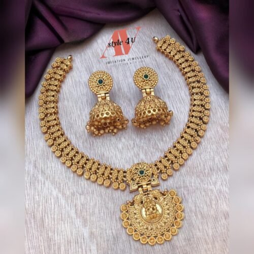 Matte gold necklace set