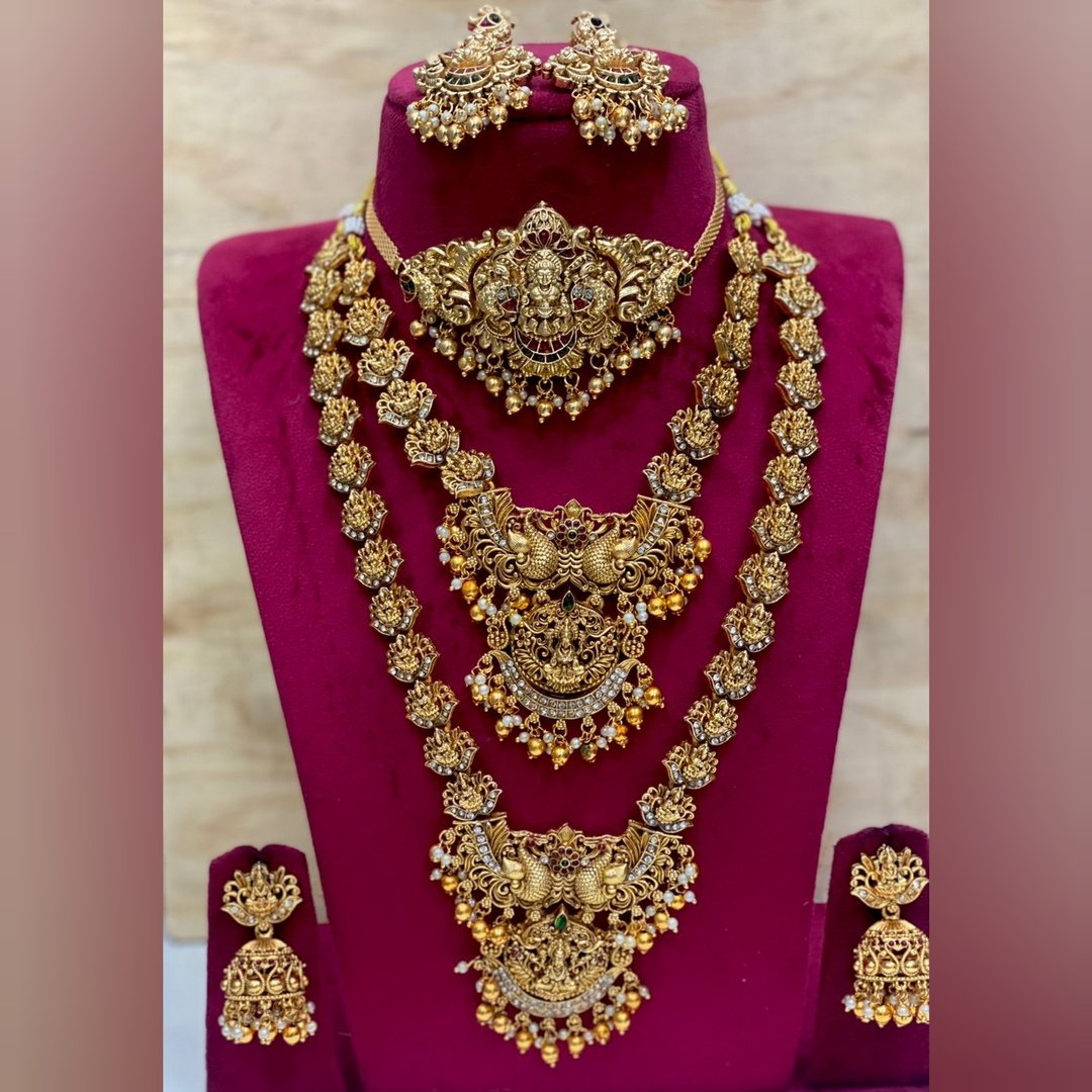 Matte Combo Set with Chokerc
