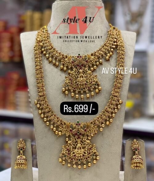 Discover the Elegance of the Matte Lakshmi Combo Jewellery Set