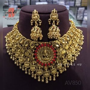 Elevate Your Look with the Matte Pagadam Choker Jewellery Set