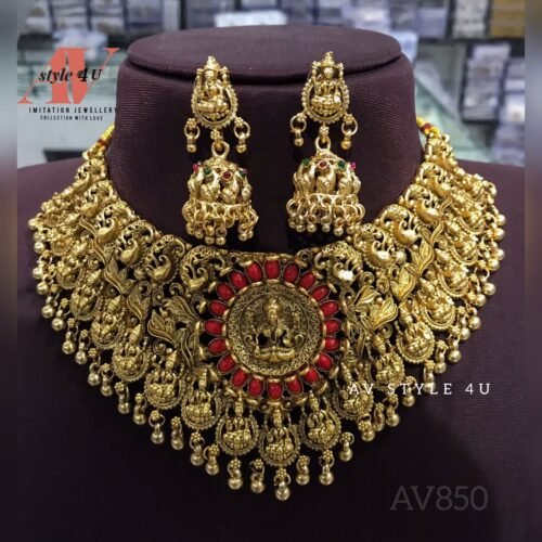 Elevate Your Look with the Matte Pagadam Choker Jewellery Set