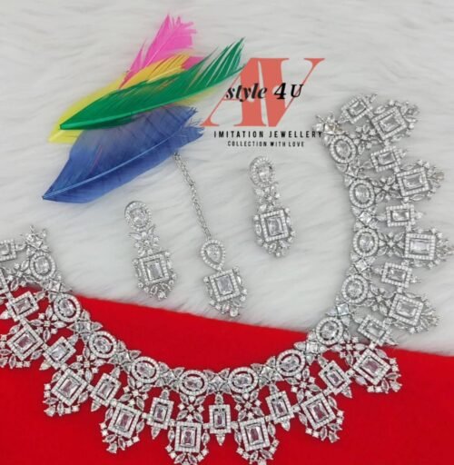Elegant CZ Necklace Set: A Touch of Luxury
