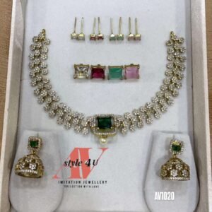Necklace which Lets you switch between different stunning stones