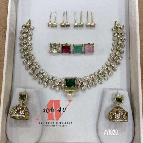 Necklace which Lets you switch between different stunning stones