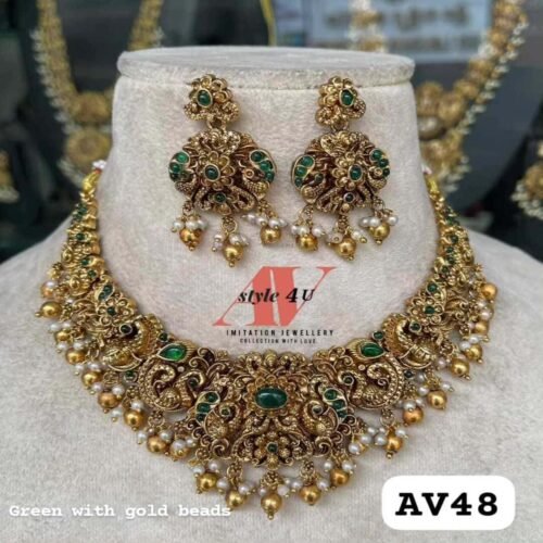 Elegant Non-Idol Necklace Set