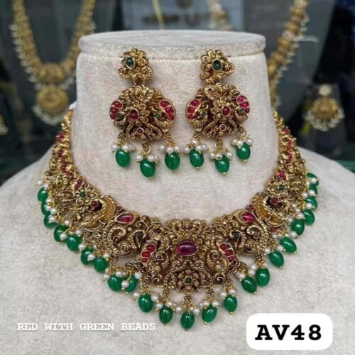 Elegant Non-Idol Necklace Set